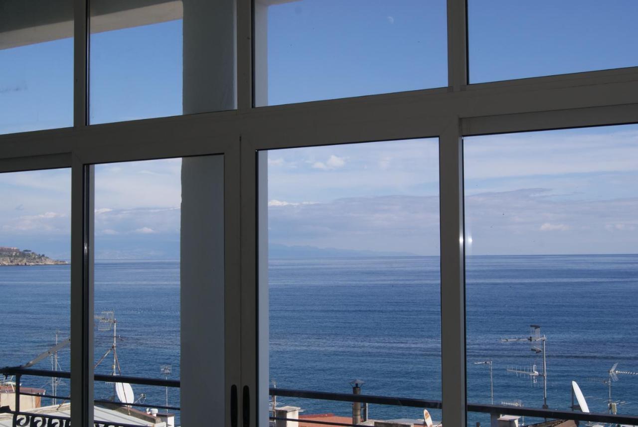 Donna Sicilia Hotel Giardini-Naxos Exterior foto